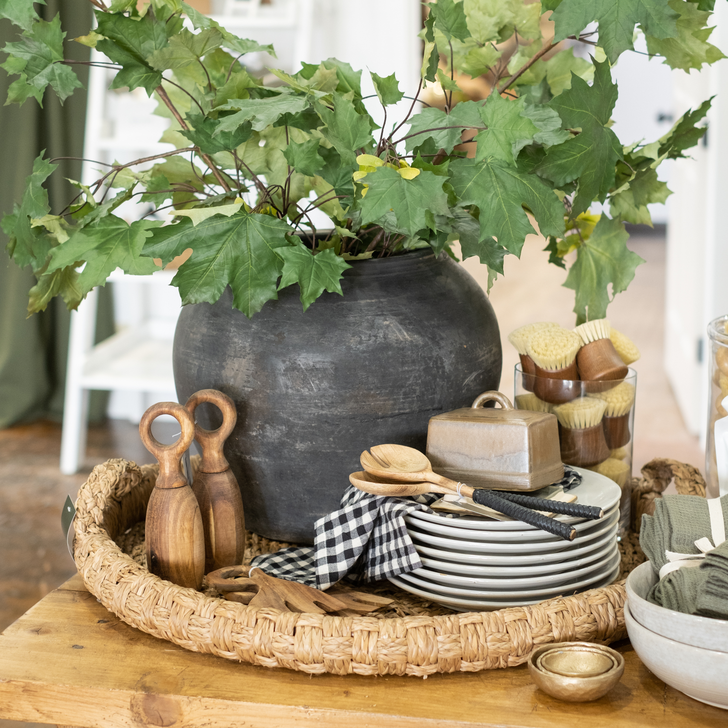 Round Braided Tray