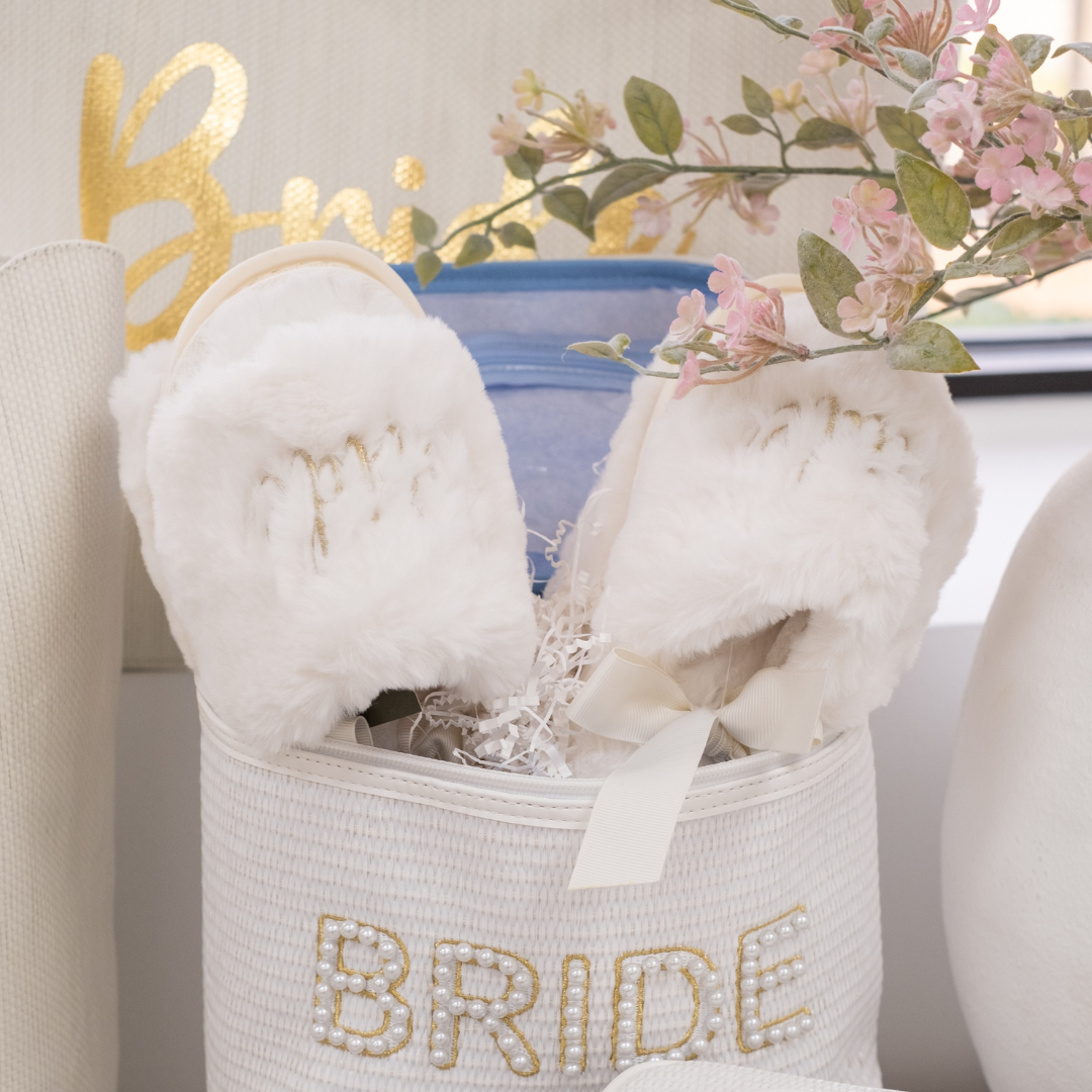 Ivory White Faux Fur and Gold Embroidery Script Bride Slippers in Cosmetic Case